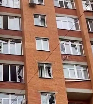 Рашисти вдарили КАБами по Слов’янську: пошкоджено єдиний пологовий будинок в області. ВIДЕО