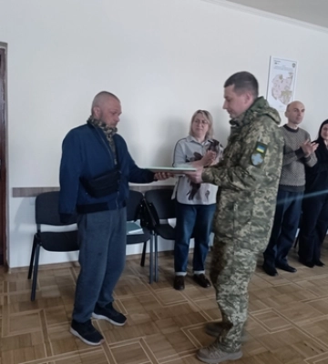Ветерану війни з Волині вручили відзнаку «Залізний Хрест» 