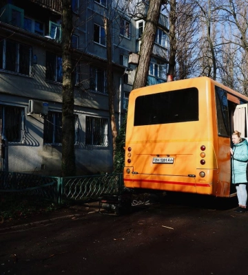 Пошкоджені будинки у трьох районах: в Одесі показали, як ліквідовують наслідки російської атаки