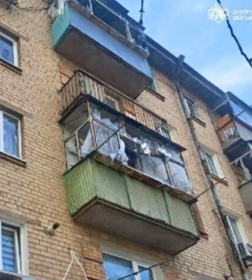 Ворог ударив по Нікополю: 8 людей поранені. ФОТО