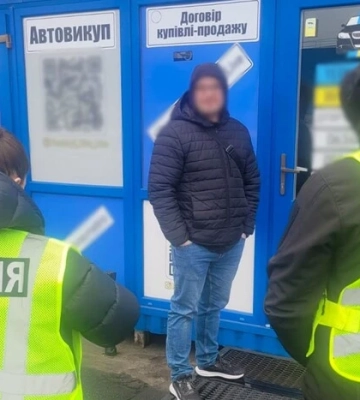 Нацполіція викрила масштабну схему незаконної перереєстрації авто у Києві