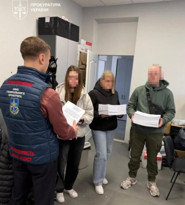 У Києві та Чернігові судитимуть організаторів шахрайських кол-центрів