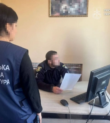 На Полтавщині батько завдав 10-річному сину тяжких тілесних ушкоджень через те, що той без дозволу зʼїв цукерки