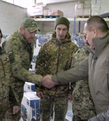 "Украинская команда" передала большие генераторы 5 штурмовой бригаде, – Артур Палатный