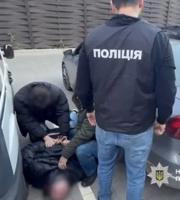300 тис. грн. за переведення до тилового підрозділу: в Одесі затримано посадовця РТЦК та СП. ФОТОрепортаж