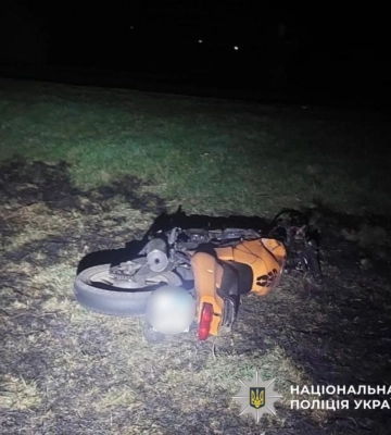На Київщині 18-річний мотоцикліст «наздогнав» трактор і загинув (ФОТО)