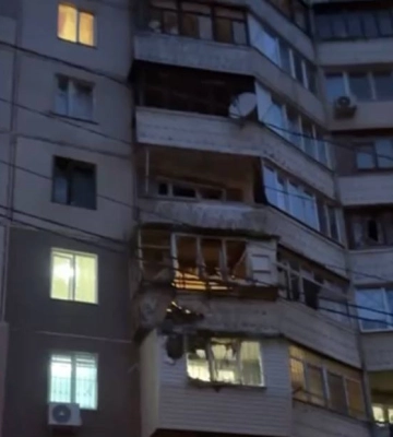 В Одесі дрони влучили в 9-поверхівку, є постраждалий