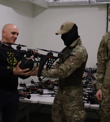 Допомога захисникам для наближення перемоги: від громади Миколаєва оборонцям передали чергову партію дронів