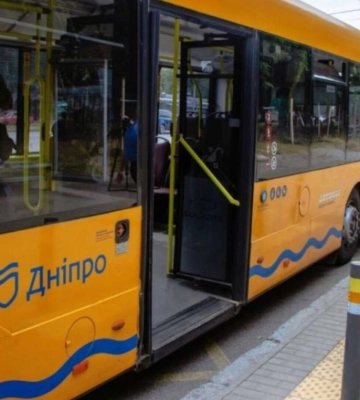 Як у Дніпрі курсує громадський транспорт 31 березня