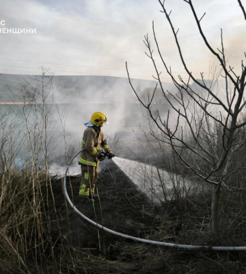 Через спалювання трави на Рівненщині сталося 15 пожеж за добу