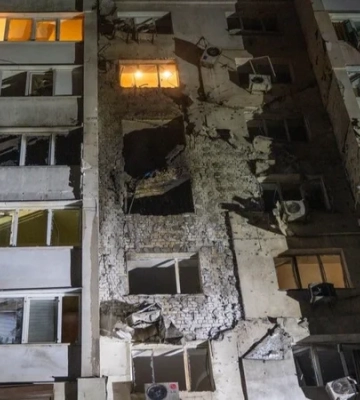 В Одесі під час ворожої атаки ударний БпЛА влучив у балкон квартири