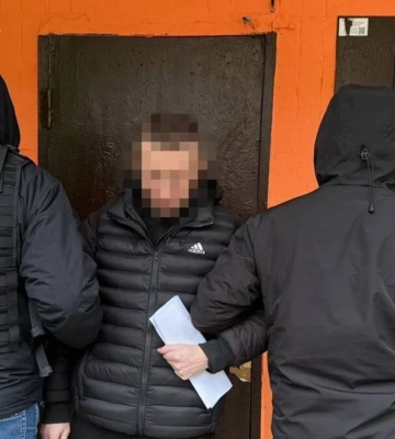 Жителька Херсона за вказівкою розвідки РФ вербувала людей для замовних вбивств у Києві
