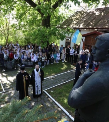 Львів передав Зашкову міську бруківку
