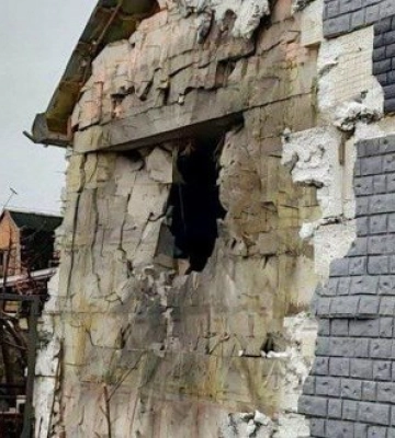 Окупанти били по трьох районах Дніпропетровщини: поранено чоловіка, пошкоджено адмінбудівлю, ліцей, церкву