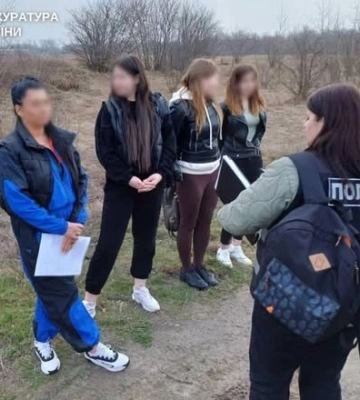 На Чернігівщині затримали жінку за вербування українок для сексуальної експлуатації