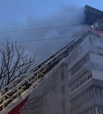 У Луцьку жителів закликали без потреби не виходити надвір через задимлення після атаки РФ