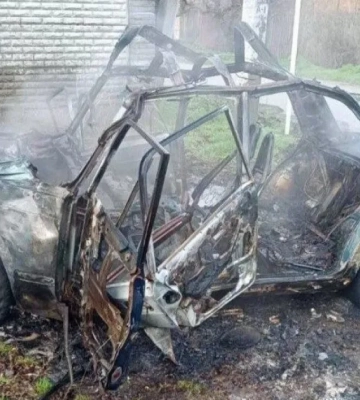 Росіяни атакували FPV-дроном автомобіль з людьми в Нікополі