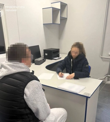 На Полтавщині 12-річна дівчинка народила дитину після зґвалтування, підозрюваного затримали