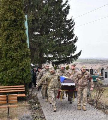 На Рівненщині в останню дорогу провели чотирьох воїнів