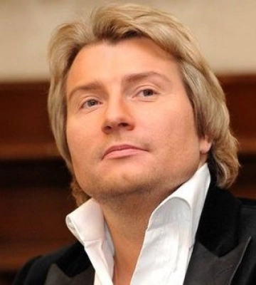 Путинист Басков вручал сертификаты оккупантам и призывал к продолжению войны. Ему сообщено о подозрении, - СБУ