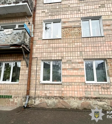 У Рівному літня жінка загинула після падіння з вікна