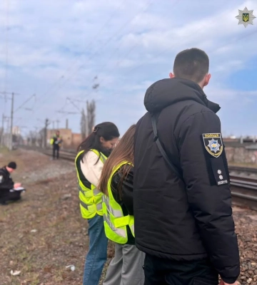 В Киеве погиб подросток, который находился между вагонами электрички во время движения – полиция