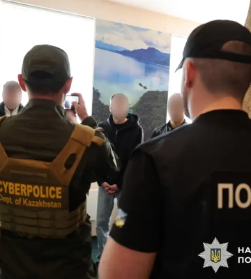 Полицейские ликвидировали в Днепре сеть колл-центров, пострадавшие – из Литвы и Казахстана