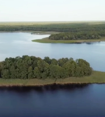 Під водою проклали дорогу до церкви на острові: на Волині – містичне урочище (фото, відео)