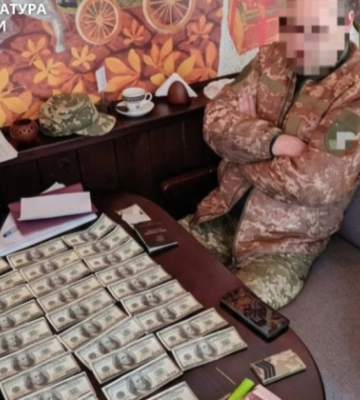 У Дніпрі викрито військового на вимаганні хабаря за «вплив» на ТЦК