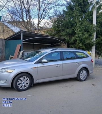 У Рівному за тиждень виписали понад 900 штрафів за порушення правил паркування