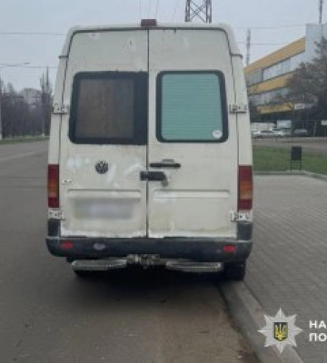 У Миколаєві поліцейські встановлюють обставини автопригоди за участі мікроавтобуса та пішохода