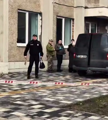 Нападение на военного ТЦК во Львове: СМИ узнали имя погибшего 