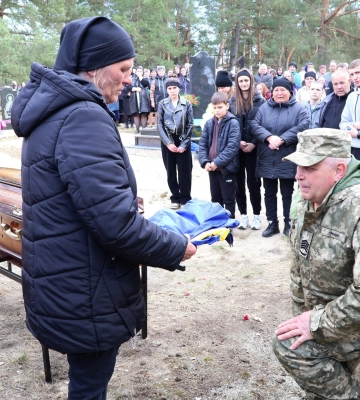 Назавжди 39: на Волині провели в останню дорогу воїна Руслана Семенюка 