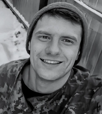 Склоним головы. 26-летний фанат Карпат погиб в Попасной