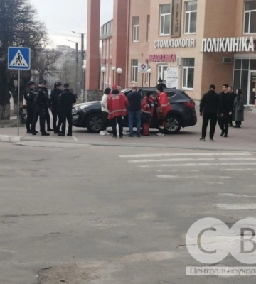 Чоловік розбив вікно лікарні у Кропивницькому під час конфлікту