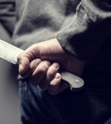 В Виннице мужчина с ножом напал на сотрудника ТЦК, одного госпитализировали в реанимацию