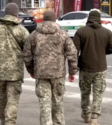 У Вінниці чоловік ножем поранив двох військових ТЦК — один із них в реанімації