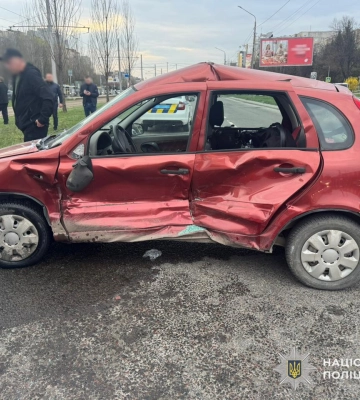 У Львові внаслідок ДТП потрапили до лікарні жінка та маленька дитина. ФОТО