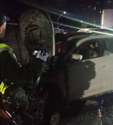 В Киеве взорвалось авто: пожар перекинулся на другие машины