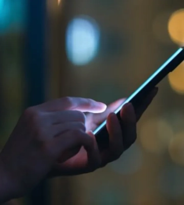 У Хмельницькому 18-річний хлопець відібрав iPhone у дитини: що вирішив суд