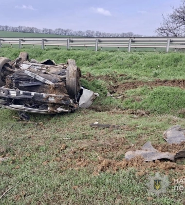 На Одещині внаслідок ДТП на трасі потрапили до лікарні водій та пасажир автомобіля «Lexus»