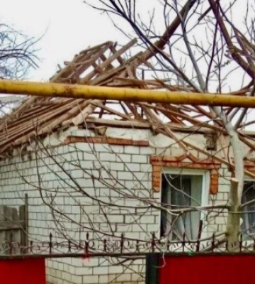 Росіяни пошкодили магазин, будинки та підприємство у прифронтовому районі Дніпропетровщини