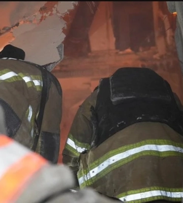 Удар по Одесі: рятувальники показали наслідки ворожого обстрілу