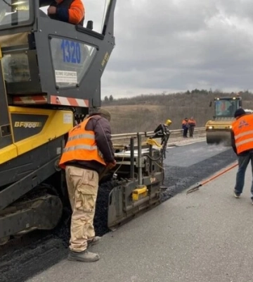 Уряд виділив 298,8 млн грн на відновлення доріг у Харківській області
