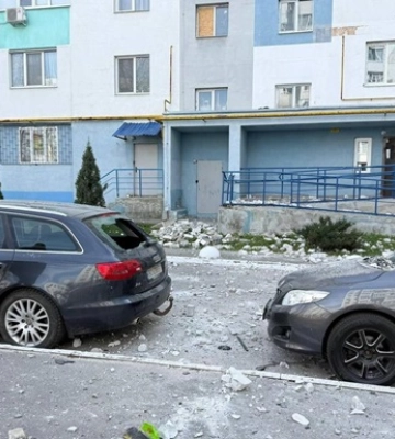 Дрон попал в крышу многоэтажки в Харькове