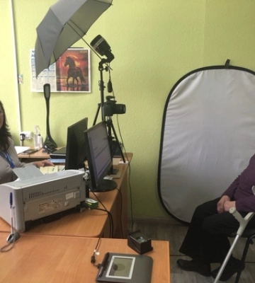 Паспорт у 83: старенька волинянка оформила документ, щоб поїхати до внуків