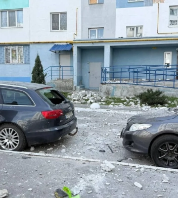 Росія завдає ударів по Харкову безпілотниками: одне із влучань — біля зупинки громадського транспорту