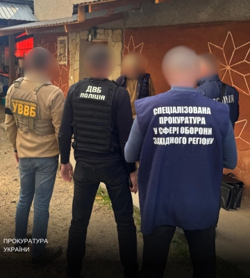 За 8 тис. доларів хабаря прикордоннику закарпатець хотів переправити призовника до Румунії