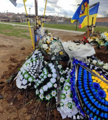Чернівці провели в останній шлях молодого відважного Героя Олега Семенюка