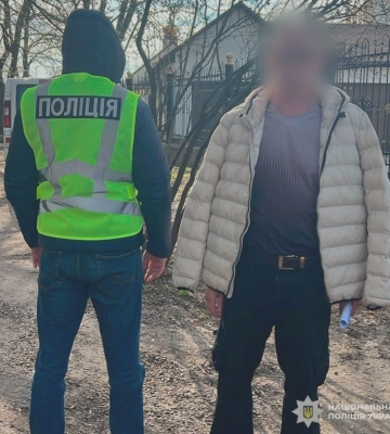 Чоловік вдарив ножем у живіт військового ТЦК в Харкові: нападника розшукують